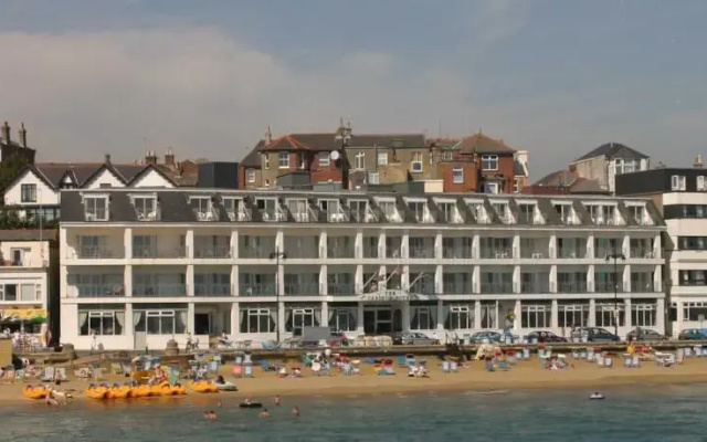 Carlton Hotel
