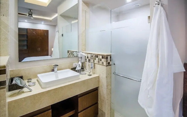Condo V399-106 by MDR
