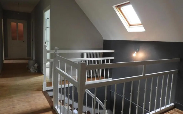 MAISON ÉCOMMOY, 5 PIèCES, 14 PERSONNES - FR-1-410-318