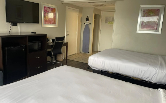 Motel 6 Norfolk, VA – East Little Creek