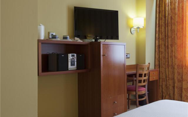 Отель Ilunion Les Corts Spa