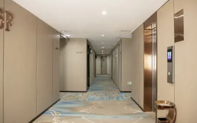 Baiyi Hotel (Suzhou Taihu Scenic Area Xiupin Street)