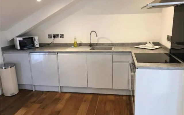 Dennington Apartments STUDIO