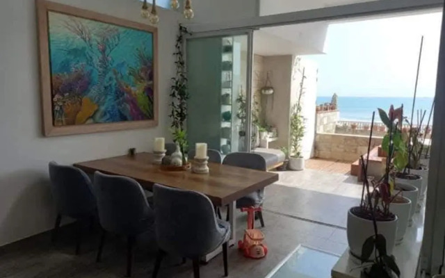 w Spacious 4BR Duplex w Pool in Punta Hermosa