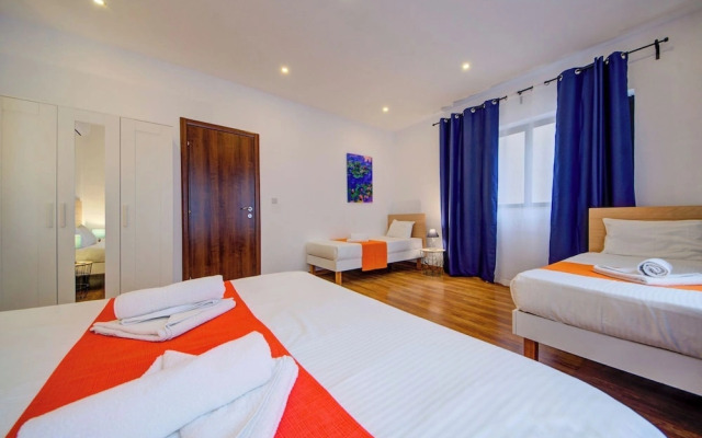 Charming Sliema Apartment Off the Ferries Seafront