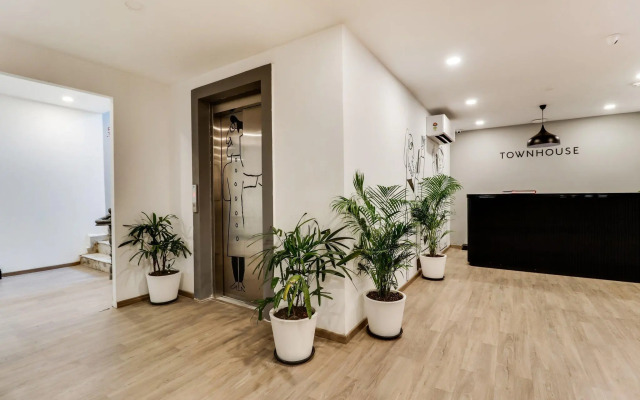 OYO Townhouse 135 Gandhi Hall