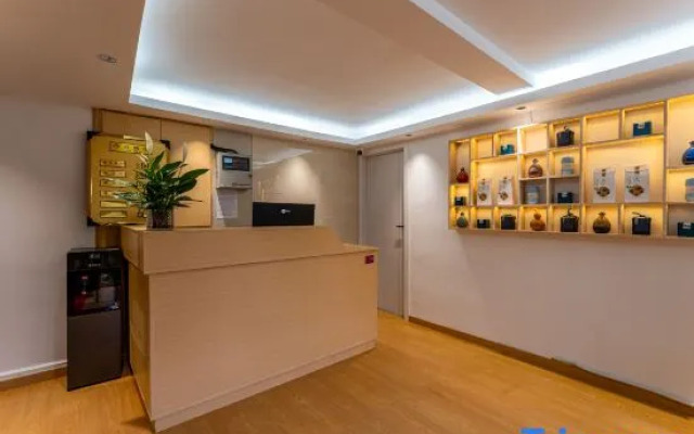 Yunshe Homestay in Qianhu Miao Village, Xijiang