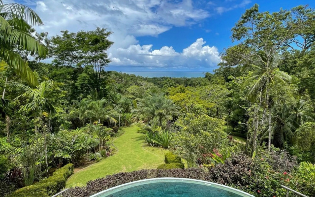 Secluded 3 Bedroom Oceanview Oasis Private Pool