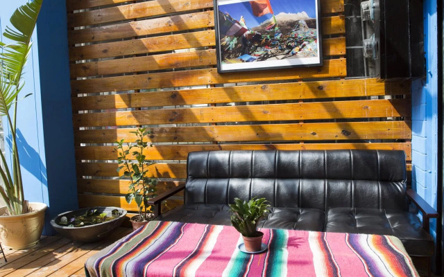 Rainbow Wave Surfing Hostel