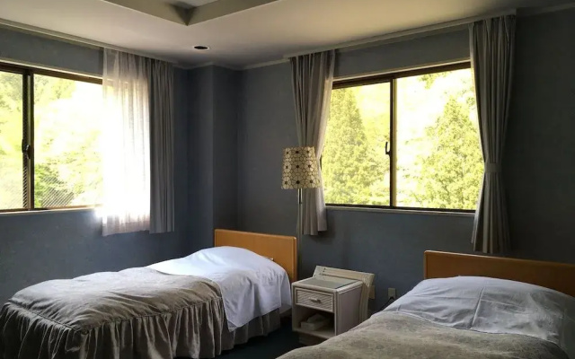 Shoji Mount Hotel