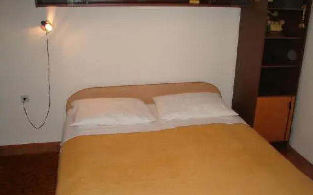 Apartment Žare