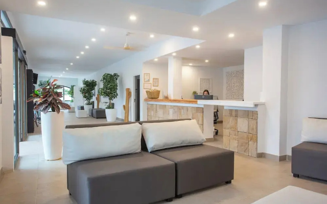 Apartamentos Club Cala Azul