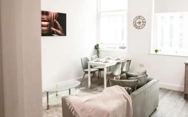 Captivating 2-bed Apartment in Liverpool