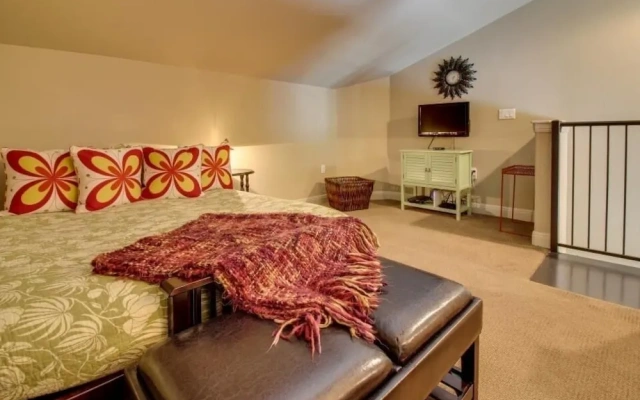 Living Local Lakeway Cove 2 Bedroom Condo