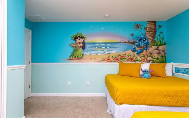 4819 Fantastic Club House With Water Park
