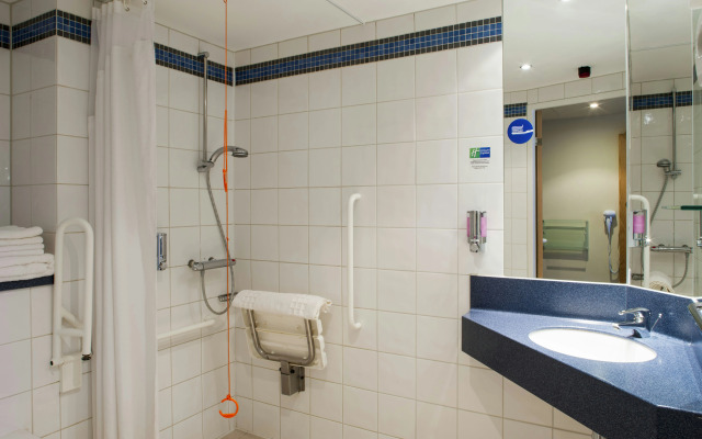 Holiday Inn Express Portsmouth - Gunwharf Quays by IHG
