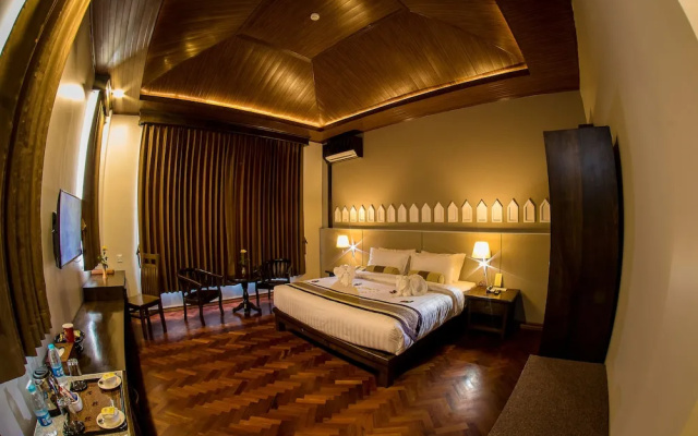 Lustre Bagan Resort