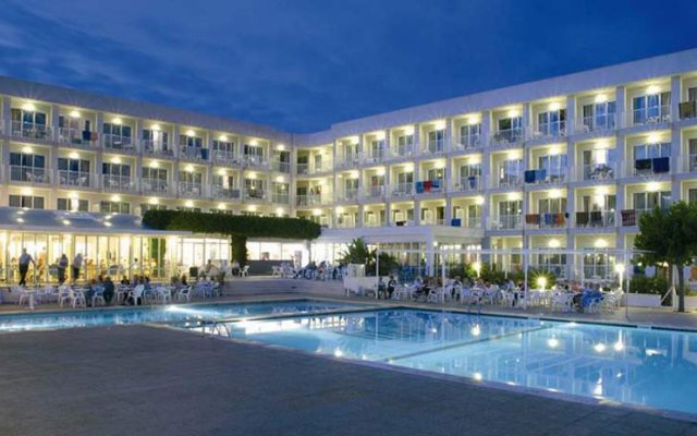 Отель Minura Hotel Sur Menorca & Waterpark Испания, Менорка - отзывы, цены и фото номеров - забронировать отель Minura Hotel Sur Menorca & Waterpark онлайн вид на фасад