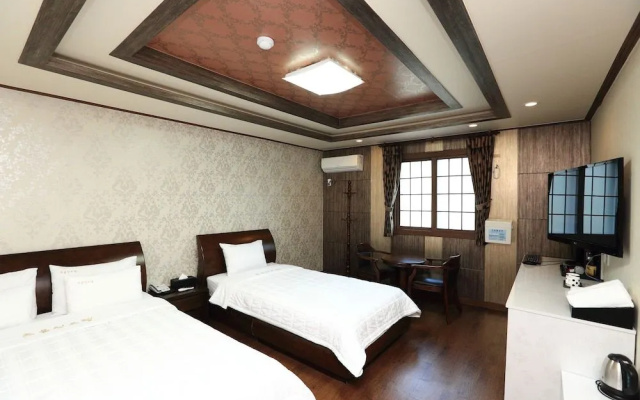 Chocolate Hotel