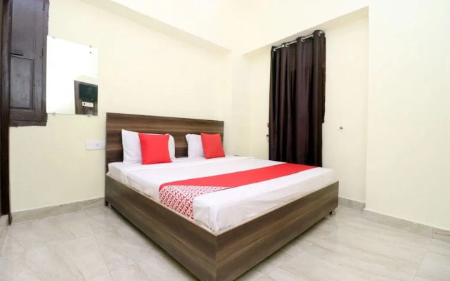 OYO 38404 Arora Classic Guest House