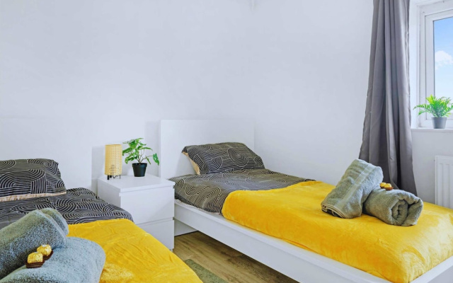 4 Bedrooms - 3 Bathrooms House