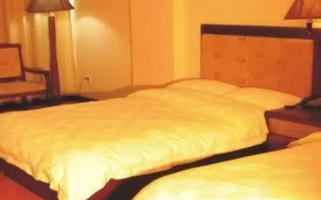 City Comfort Inn Hotel (Maoming Dianbai District People's Hospital Wanda Plaza)