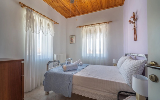 Spacious Traditional Residence, Fully Equipped
