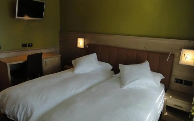 Viridis Hotel