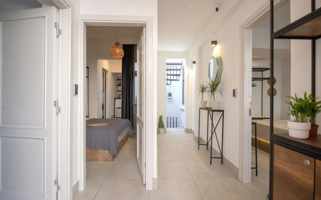 The Easy Rooms