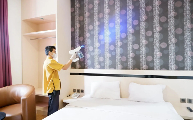 Blitz Hotel Batam Centre