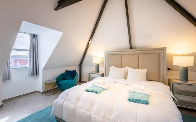 The Handelskade Crown A Historical Penthouse