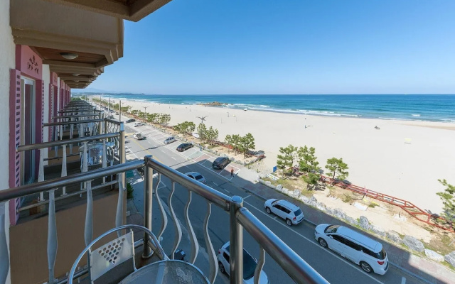 Alps Beach Contel