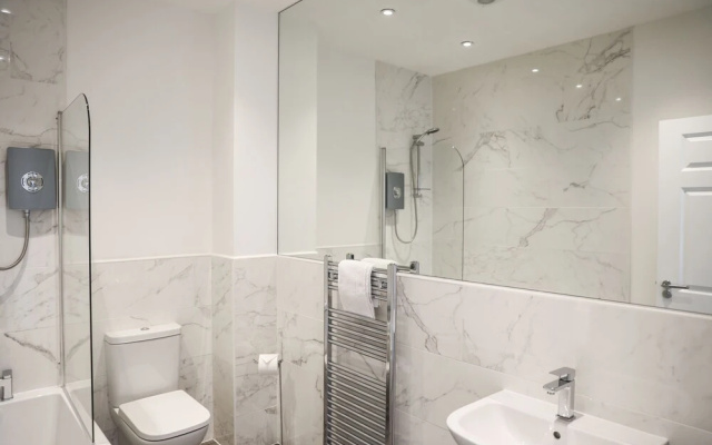 Diamond - King Street Apartment 9b