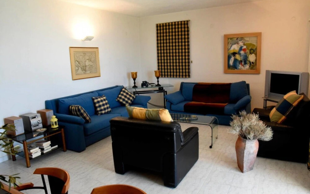 Ground Floor apt. · Villa by the Sea