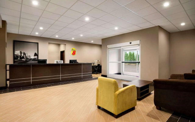 Super 8 by Wyndham Hershey Chocolate Avenue