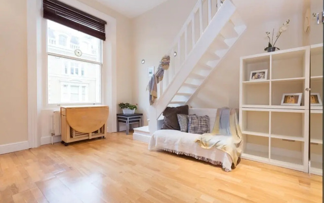 23/43 Stunning Mezzanine Studio in Notting Hill