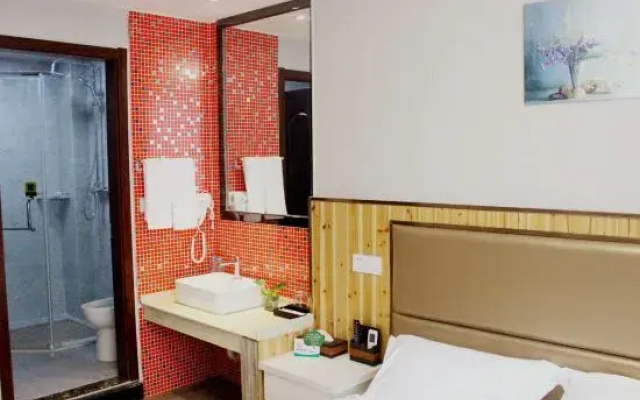 Danyang Donghua Express Hotel