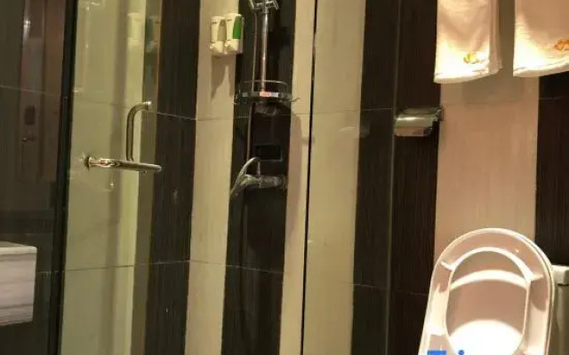 Aini Fashion Hotel (Xiuxiang Subway Station Guangxi University)