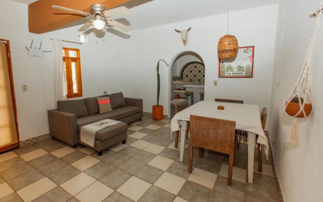 Cien Palmas- Authentic Mexican Casita 1 -Downtown