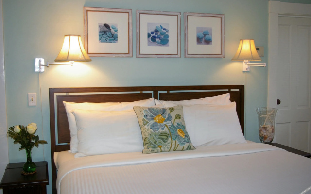 Carriage House Inn