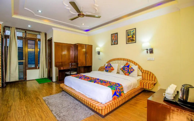 FabHotel Moon II