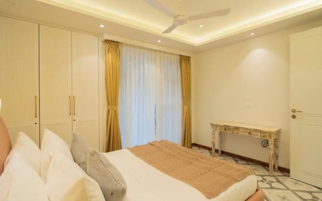 ELIVAAS Solace Teal 5 BHK Villa
