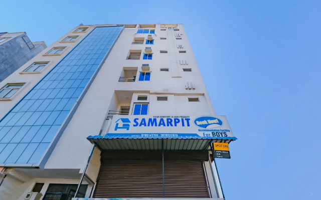 SPOT ON 79303 Samarpit Residency