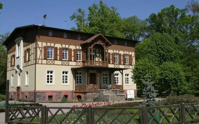 Dworek w Jeziorkach