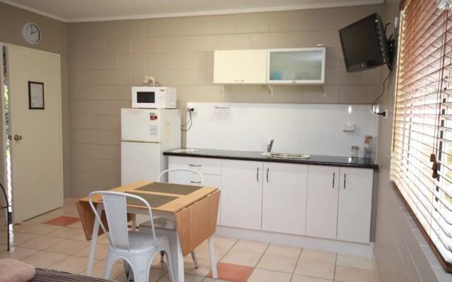 Seaforth Holiday Units