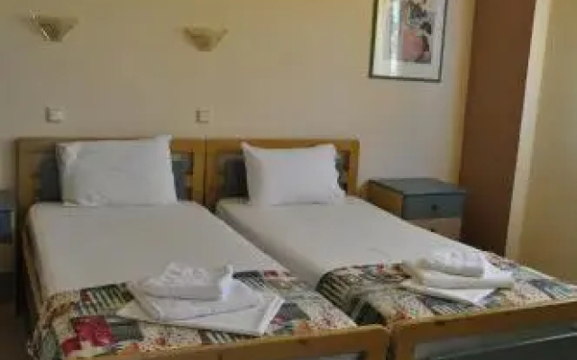 Sunset Apartments & Studios