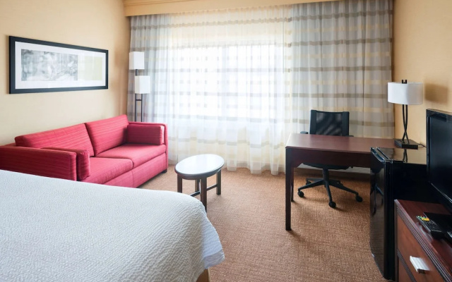 Courtyard By Marriott Detroit Novi