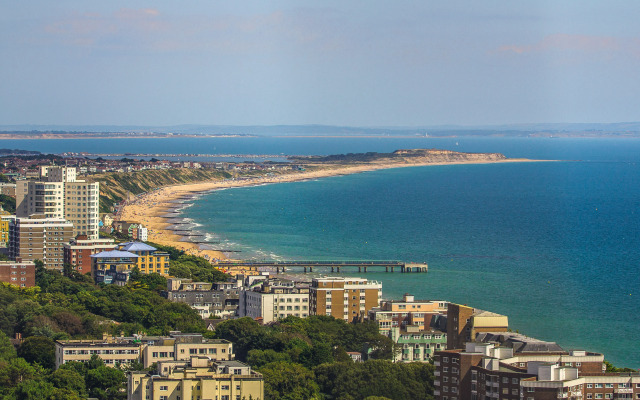 Premier Inn Bournemouth East Cliff