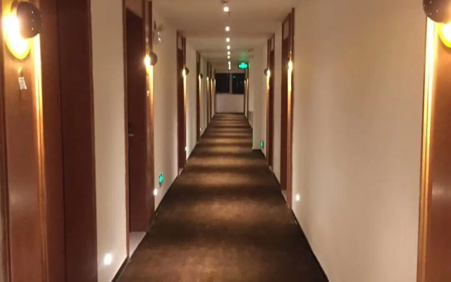 IU Hotels·Maoming South Renmin Road Youcheng Building