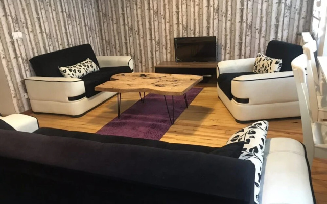 Luxury and Comfortable Apartment